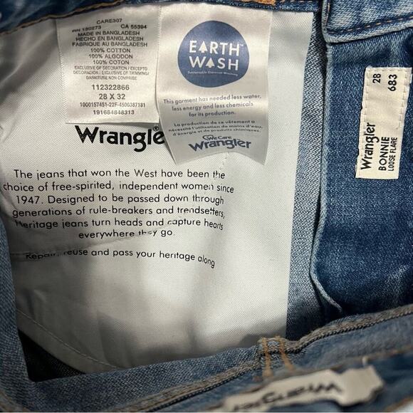 WRANGLER LIGHT WASH BONNIE LOOSE FLARE WIDE JEANS 28 x - Picture 8 of 10